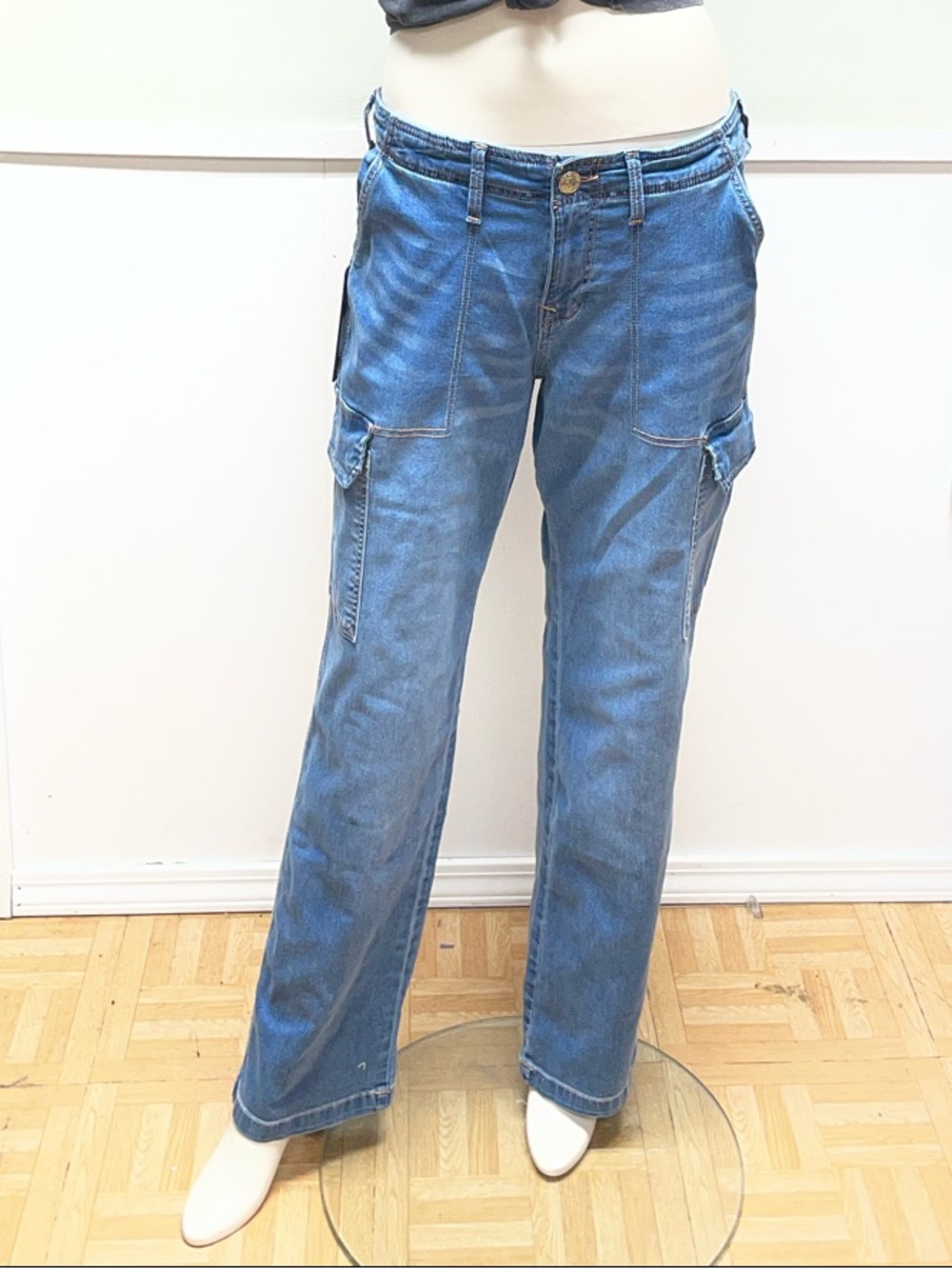 NWT True Religion women’s cargo jeans